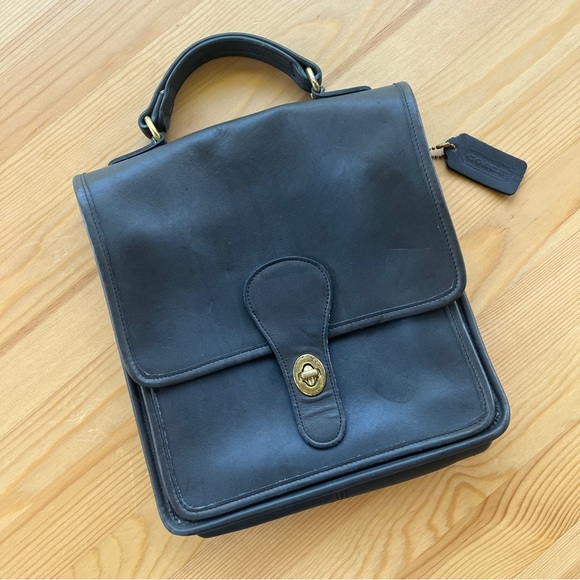 Coach Vintage Black Leather Station Bag - Picture 1 of 7